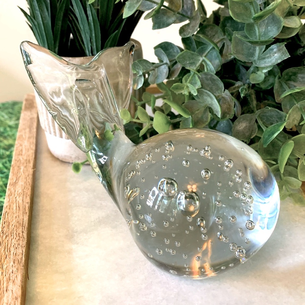 Clear glass whale with controlled bubbling, EUC